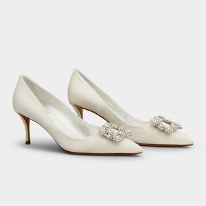 Roger Vivier Flower Strass Buckle Pumps in Satin